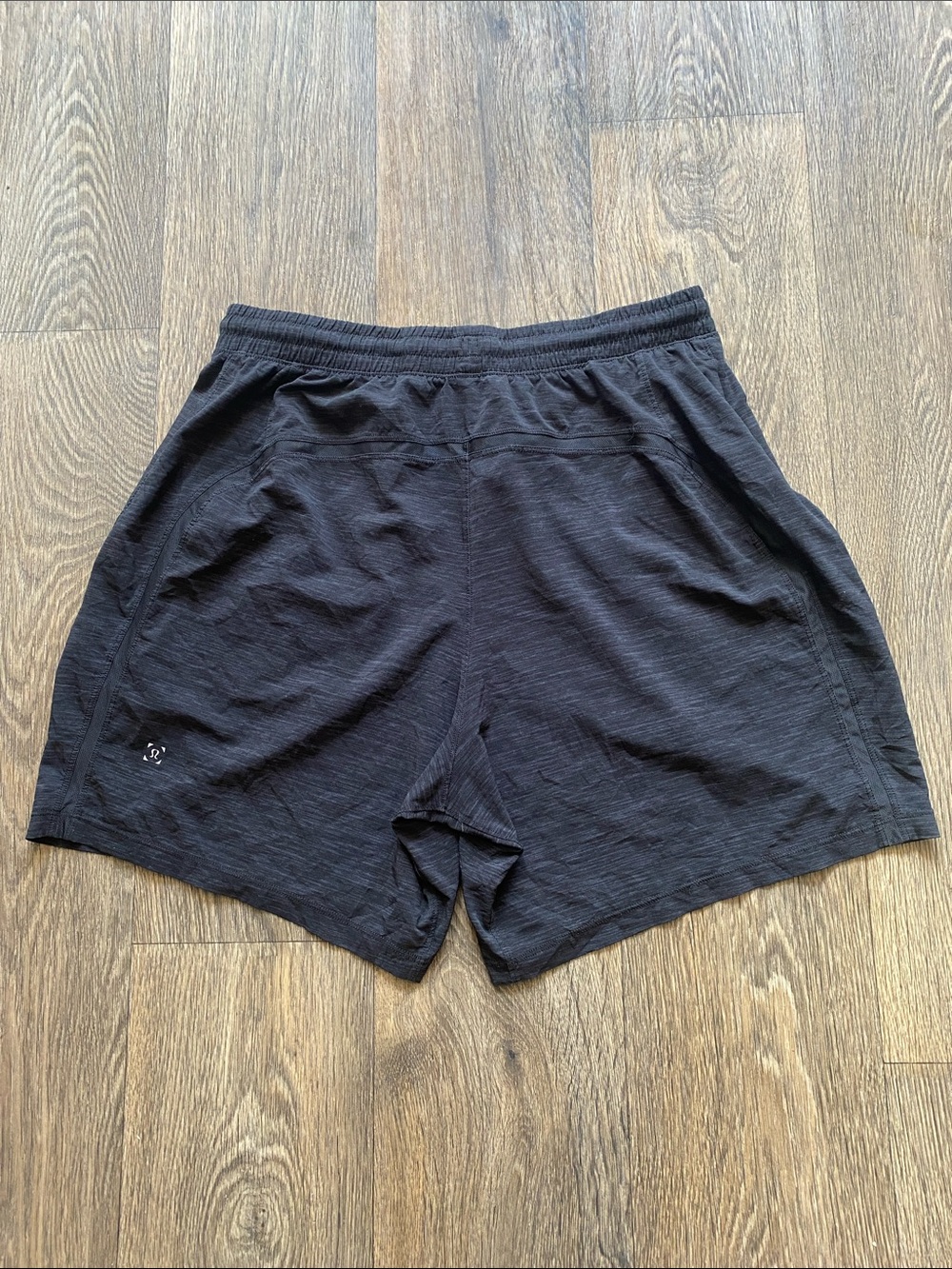 Men’s Black Lululemon Shorts - Picture 2 of 2
